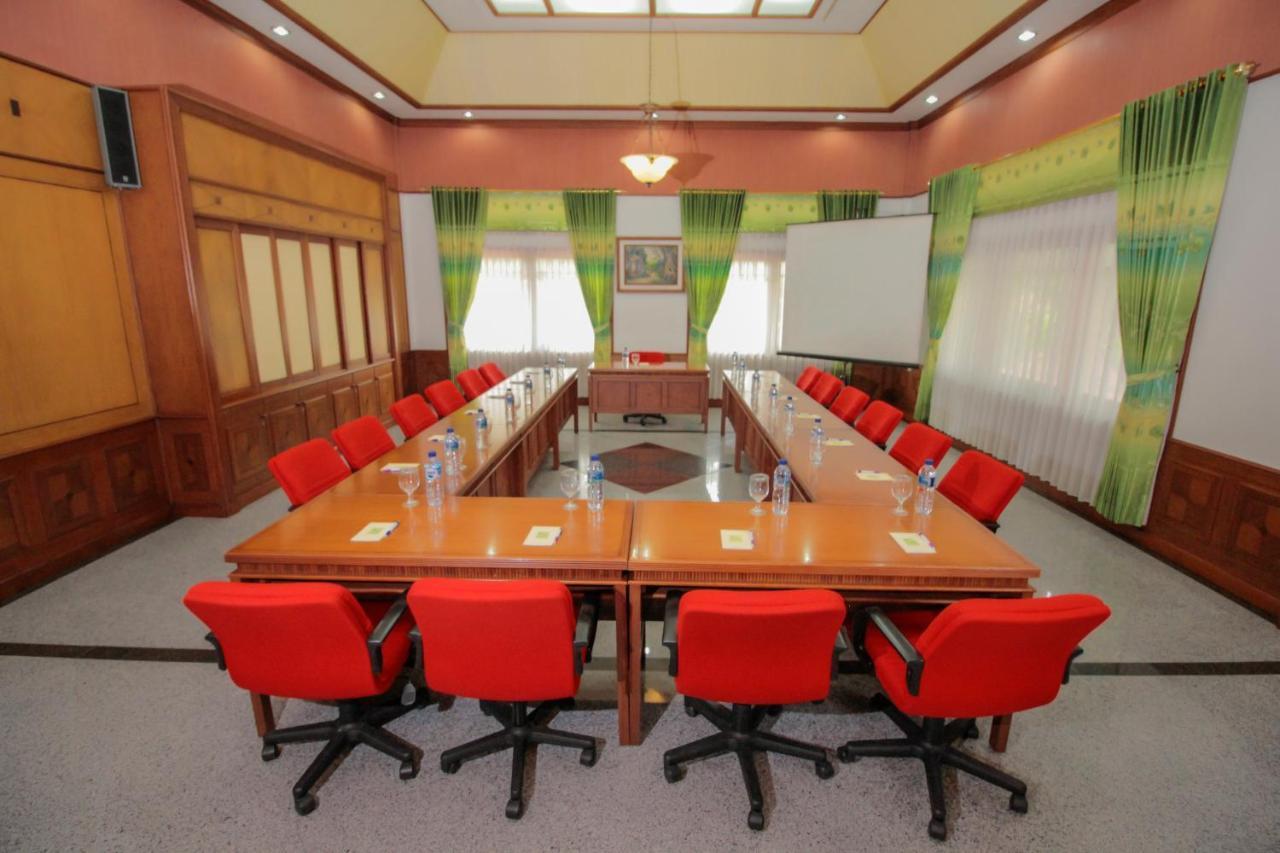 Sapta Nawa Resort 1 Gresik エクステリア 写真
