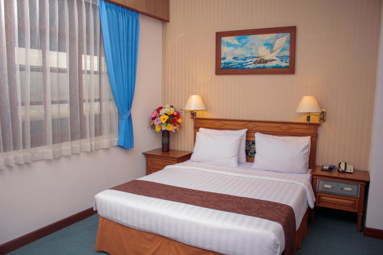 Sapta Nawa Resort 1 Gresik エクステリア 写真