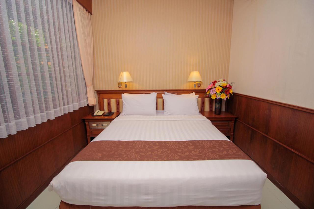 Sapta Nawa Resort 1 Gresik エクステリア 写真